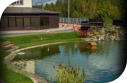 Беседка у водоёма Картинг-клуб «ГРАВИТАЦИЯ СПОРТА — GS»